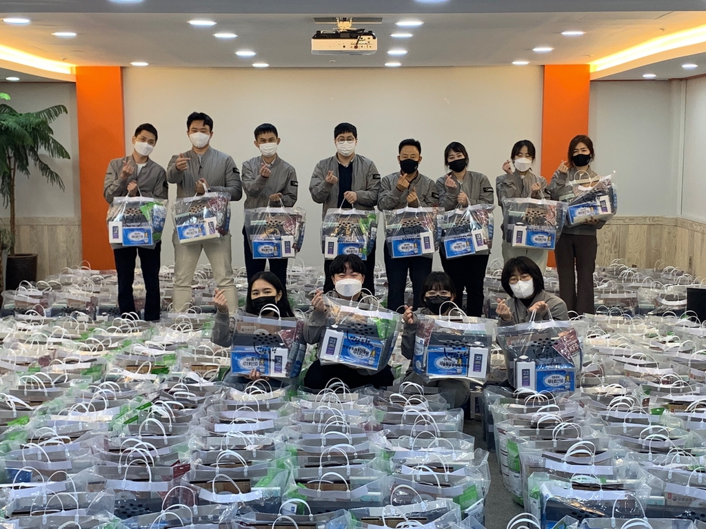 키트 강당단체사진.jpg